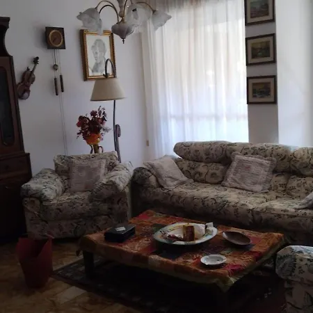 Riva Trigoso 公寓
